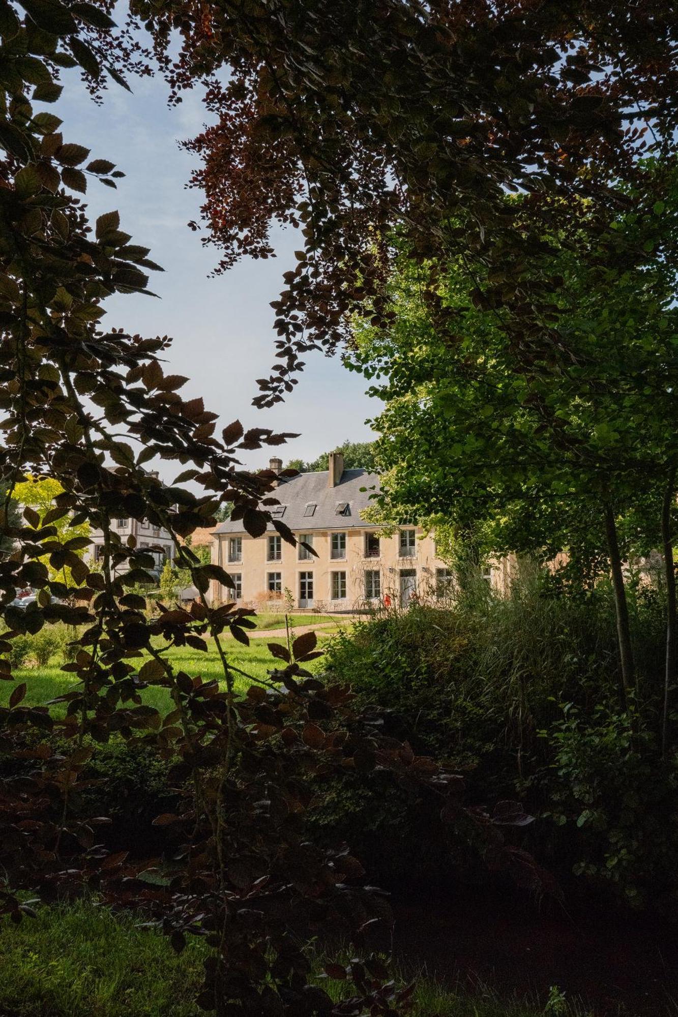 Hotel Les Pres Saint-Hilaire-le-Chatel Εξωτερικό φωτογραφία